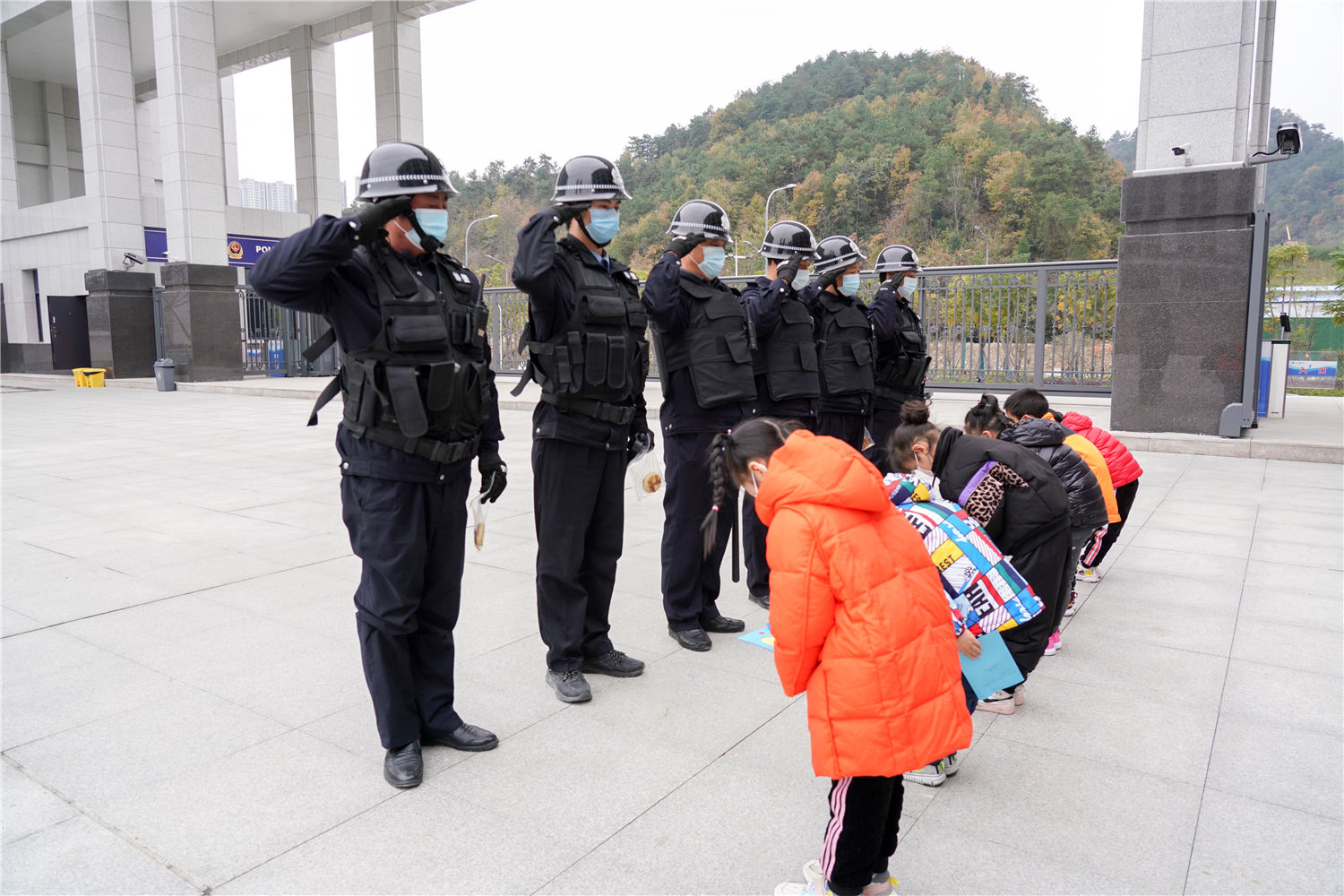 心怀感恩，快乐成长——记汉江实验学校幼儿园感恩节主题教育活动