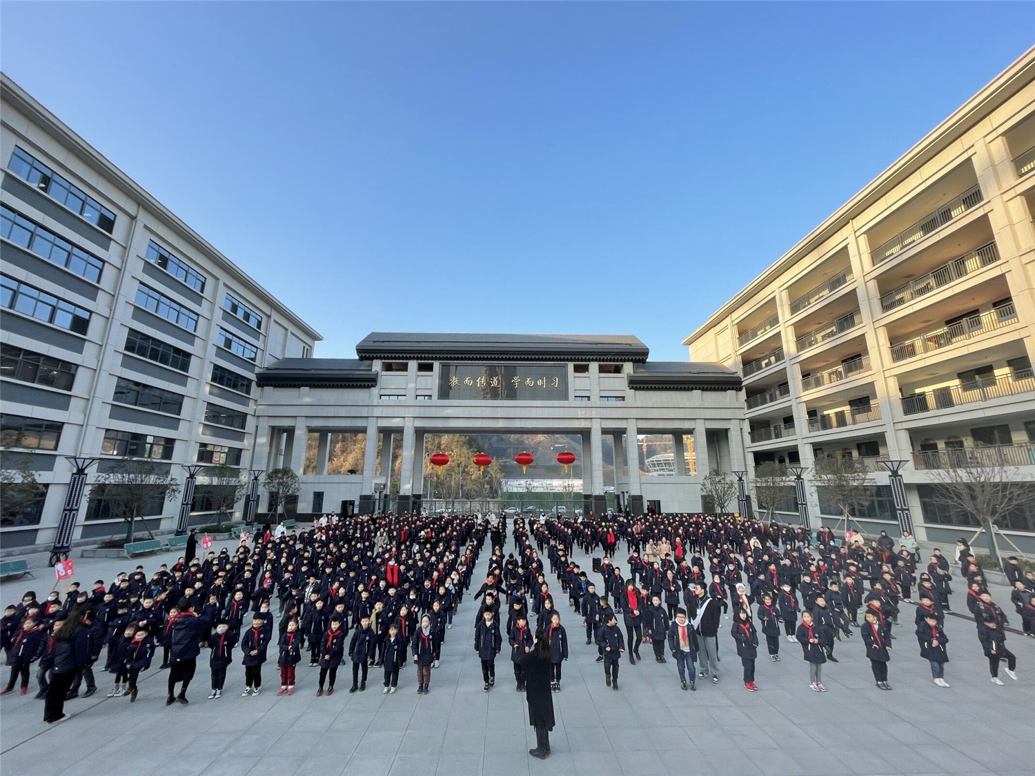 快乐童年游园会 多彩校园庆元旦——汉江实验学校小学游园会活动