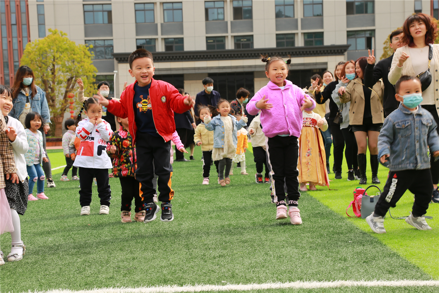 线上线下齐体验 智慧校园绽光彩——记我校2021年首场校园开放日